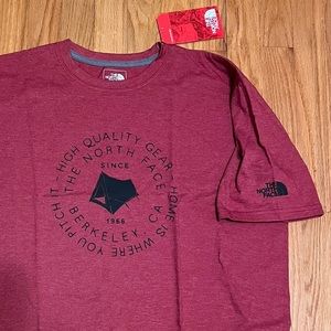 NWT Men’s The North Face tee